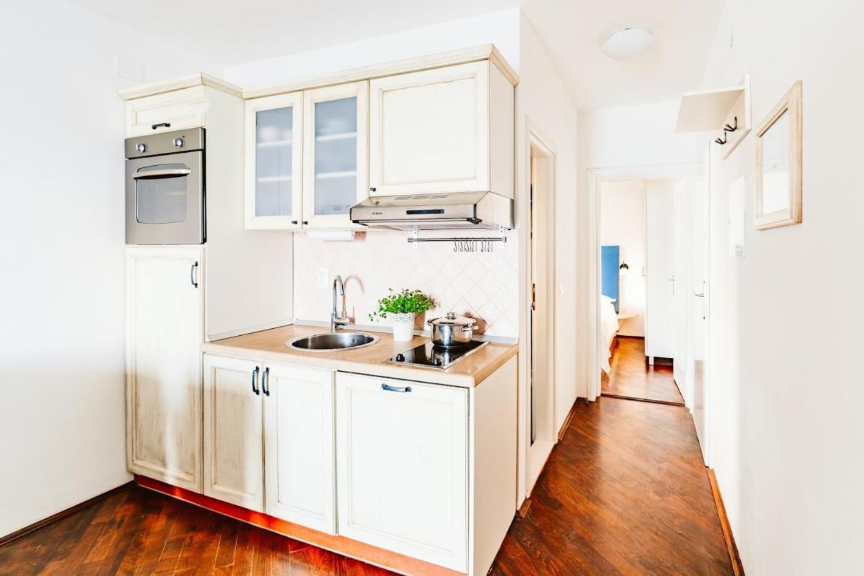 Sutivan Best Apartments ภายนอก รูปภาพ